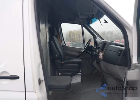 2011 Mercedes-Benz Sprinter 2500 High Roof из США, поврежденный, VIN WD3PE8CB2B5599642